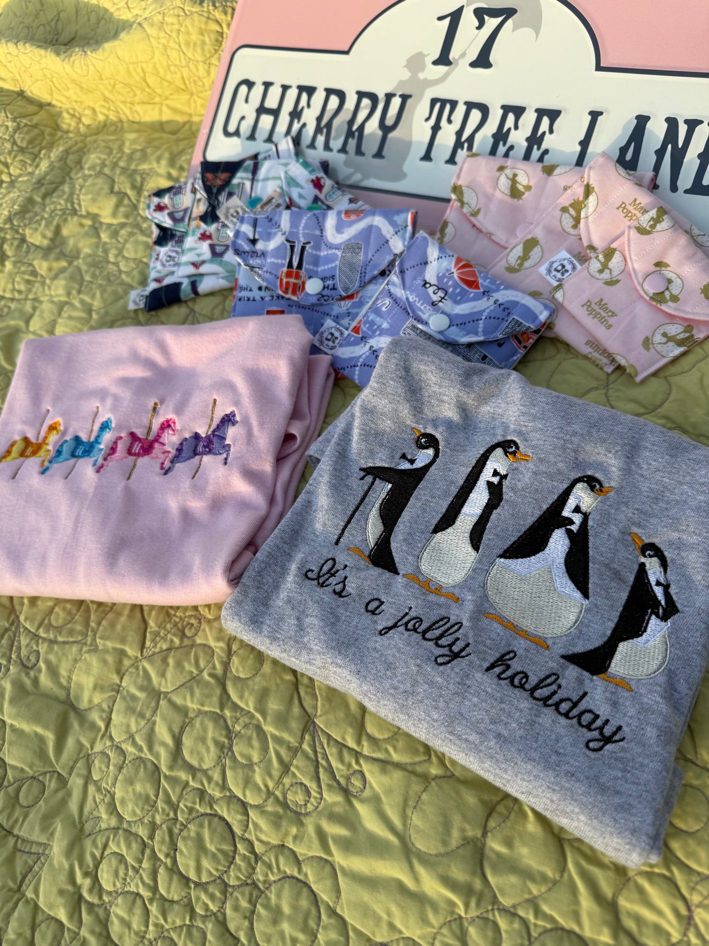 Jolly Penguins T-shirt/Sweatshirt