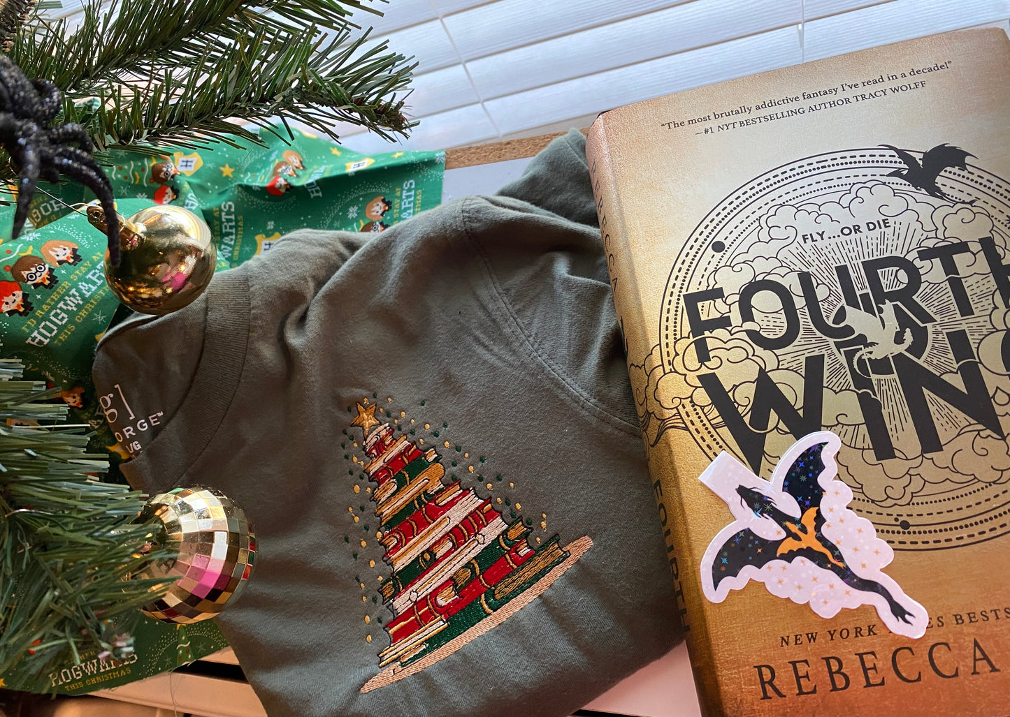 Book Tree Christmas Tshirt/Sweatshirt